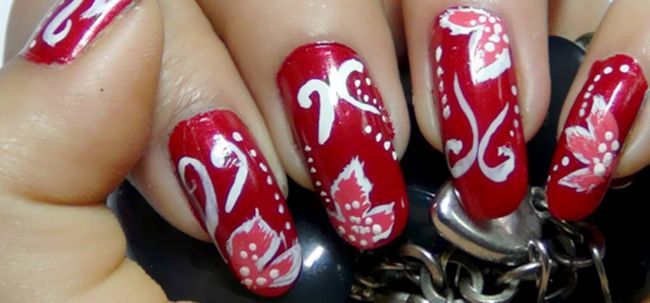 2 étonnants tutoriels de nail art rouge avec des étapes détaillées Photo