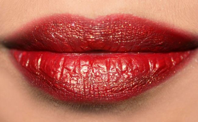 4 étapes faciles pour obtenir des lèvres scintillantes - tutoriel avec des étapes détaillées et photos Photo