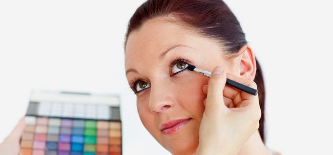 5 façons efficaces d'utiliser l'eau pour le maquillage Photo