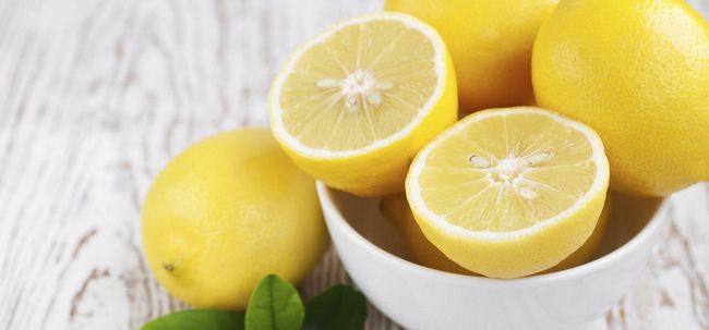 7 façons dans lequel citron aide la croissance des cheveux Photo