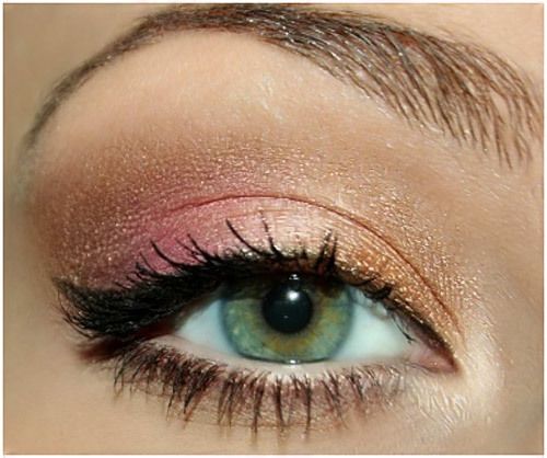 rose maquillage des yeux d'or
