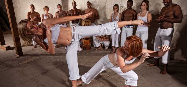 9 avantages étonnants du capoeira séance d'entraînement pour renforcer votre corps Photo