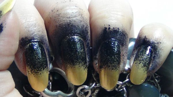 ombre noir et or ongles thre