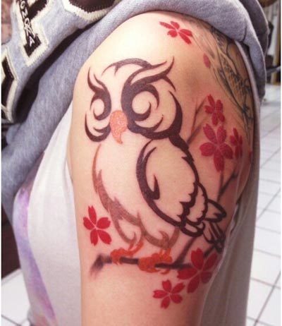 contour d'un tatouage de hibou