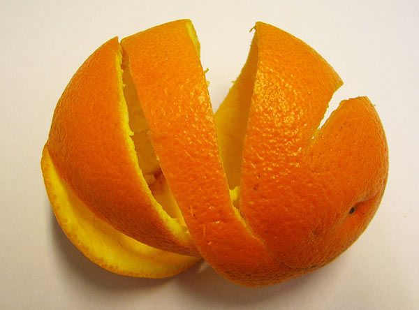 La peau d'orange pour éliminer les pellicules