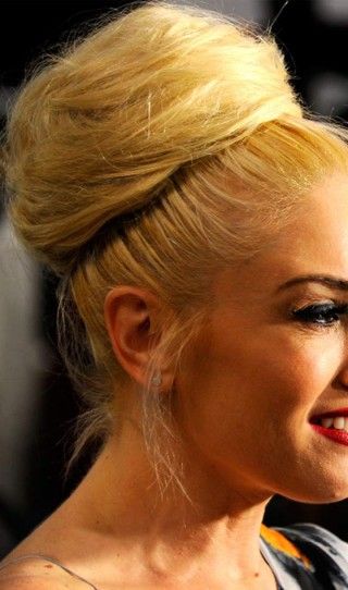 Big Blonde Volumineux Bun de Gwen Stefani