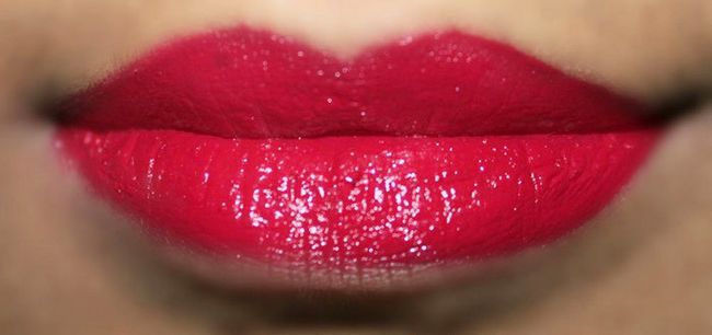 Comment éviter que votre rouge à lèvres de maculage et au jaunissement - tutorial avec des étapes détaillées et photos Photo