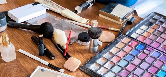 Comment désinfecter vos produits de maquillage et les accessoires? Photo