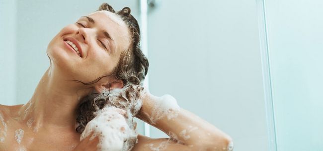 Doit suivre les conseils pour le shampooing Photo