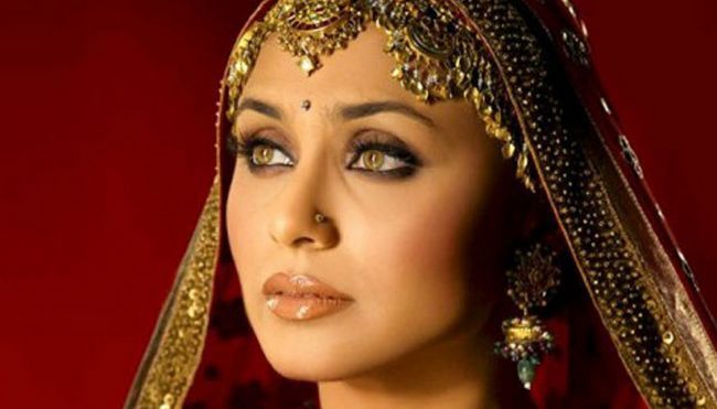 Rani Mukherji maquillage des yeux inspiré - tutorial avec des étapes détaillées et photos Photo