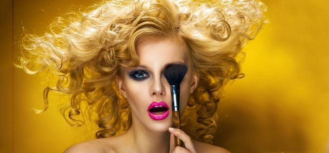 Signes à surveiller lors de votre favori maquillage se fait vieux. Nous savons comment dur ruptures sont Photo