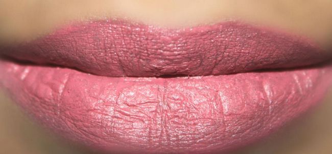 Doux lèvres pastel maquillage - tutorial avec des étapes détaillées et photos Photo
