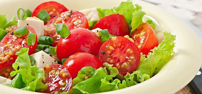 Top 10 des salades de perte de poids et de leurs recettes Photo