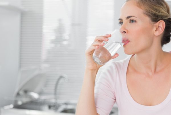 boire beaucoup d'eau inclure des protéines et des acides oméga 3 gras