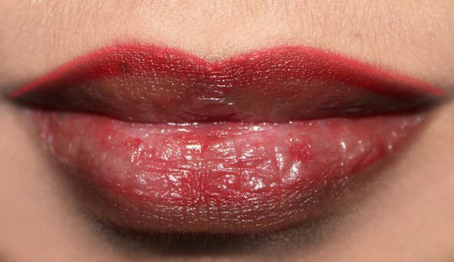 4 Maquillage incroyable hack pour Corrigez lèvres décalées pour atteindre Parfait Lip Forme (2)