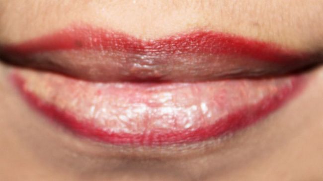 4 Maquillage incroyable hack pour Corrigez lèvres décalées pour atteindre Parfait Lip Forme (3)