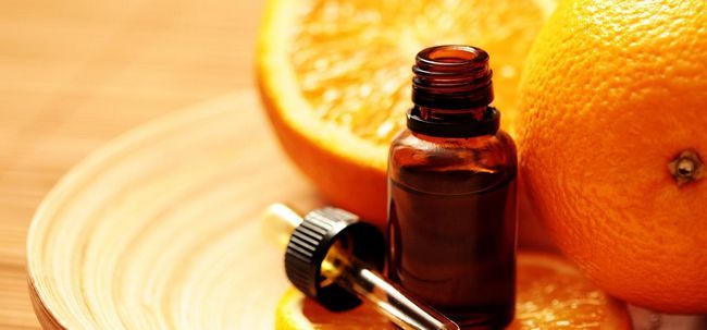 10 avantages et les utilisations de l'huile de néroli étonnants Photo