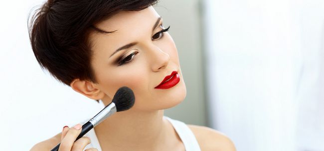 10 conseils de maquillage efficaces pour bien paraître sur les photos Photo