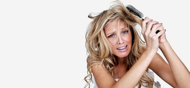5 conseils efficaces pour contrôler et calmer vos cheveux crépus Photo