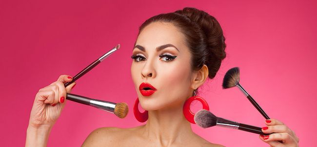 5 étapes tutoriel pour rougeoyante de maquillage de la peau Photo