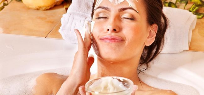 5 merveilleux avantages de soins du visage aromathérapie Photo