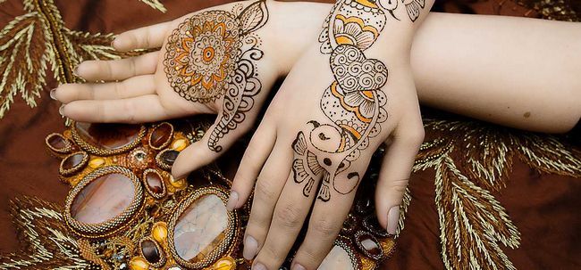 7 henné mehndi et Colourful Designs Photo
