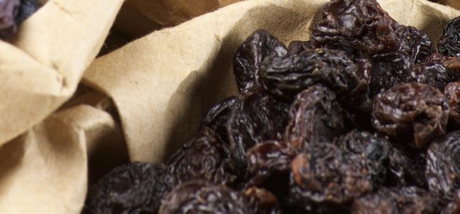 8 avantages étonnants de raisins noirs pour la peau, les cheveux et la santé Photo