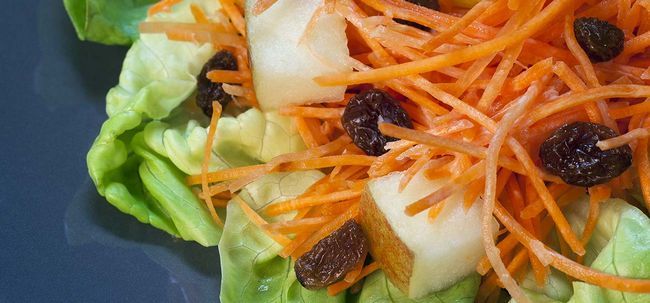 9 salades de calories savoureux et faible que vous pouvez faire à la maison Photo