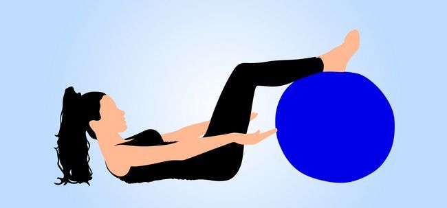 10 meilleurs exercices de pilates à billes pour rester en forme Photo