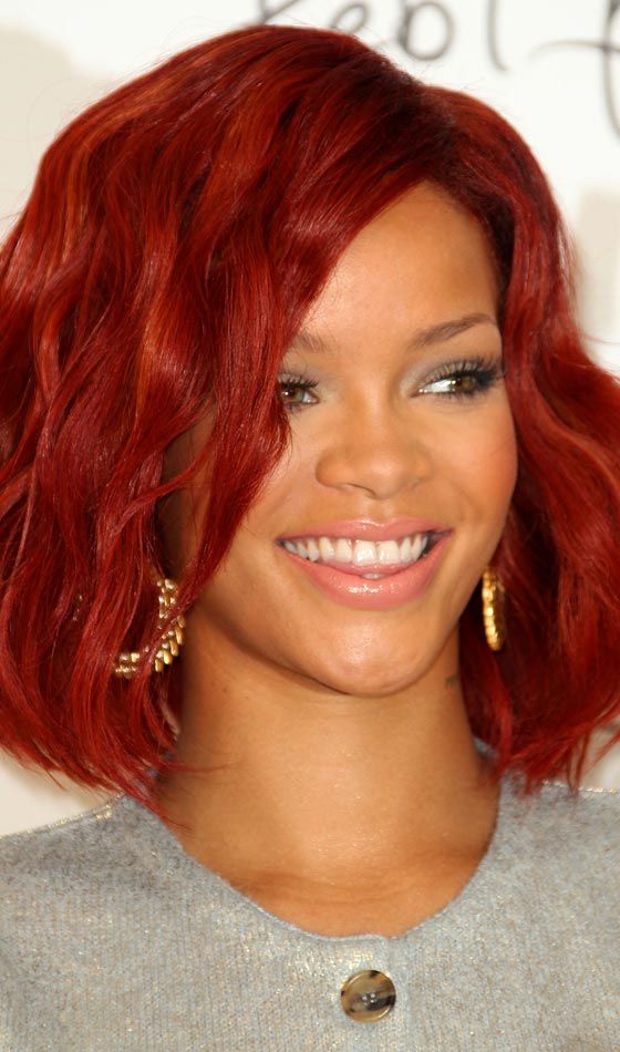 Rihanna Red longue Bob