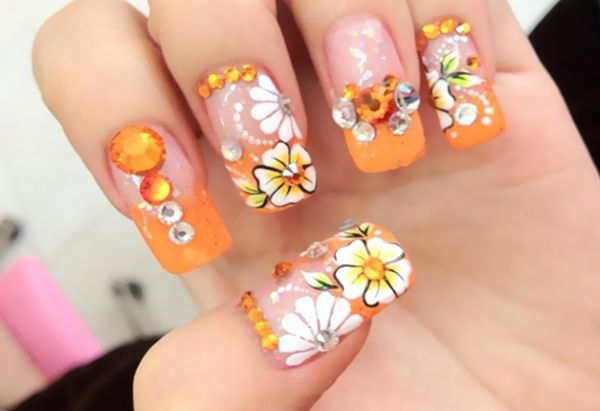Spring Flower Nail Art avec strass