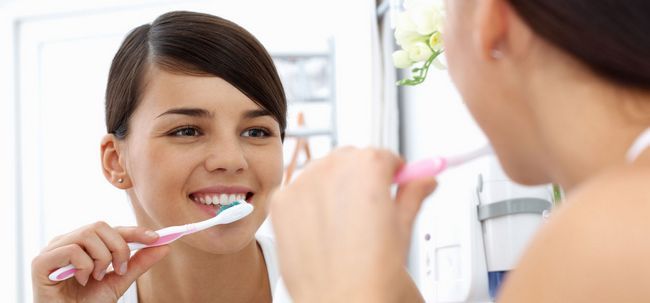 10 brossage des dents erreurs que vous devriez éviter Photo
