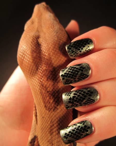 serpent nail art