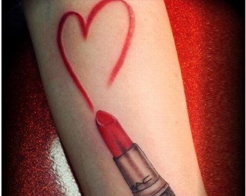 dessins de tatouage rouge à lèvres