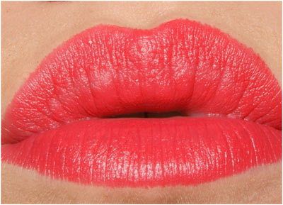 Revlon rouge à lèvres mat fraise daim swatch