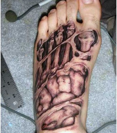 squelette tatouage au pied