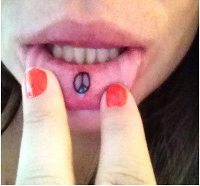 sur le tatouage des lèvres
