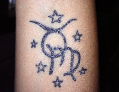 Combinez-le avec un autre tatouage Zodiac