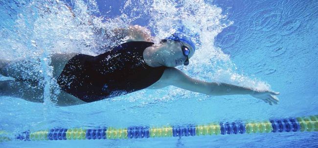 16 avantages étonnants de la natation pour un corps sain Photo