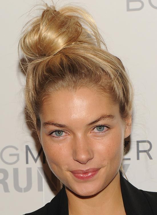Side-Twisted-Topknot-avec-Sale-Finish