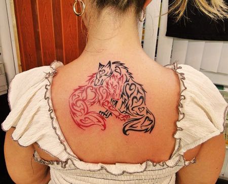 tribale loup tatouages