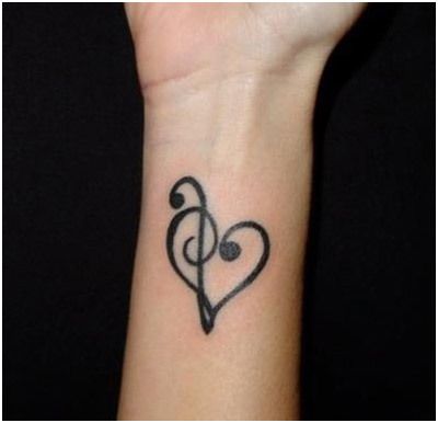 symbole de l'amour de tatouage