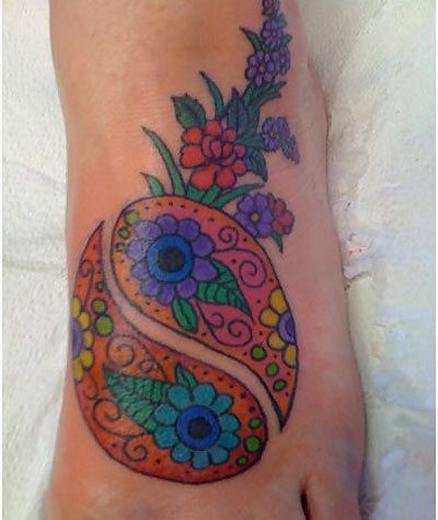 fleur yin yang tatouage