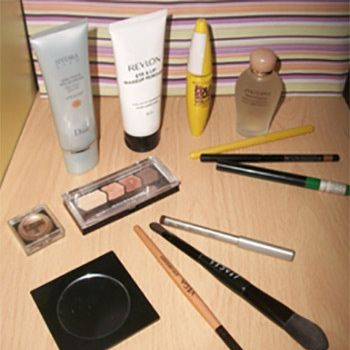 Formelle étape de maquillage des yeux par tutoriel pas à pas avec photos Photo