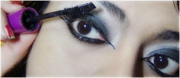 Maquillage des yeux gothique 11