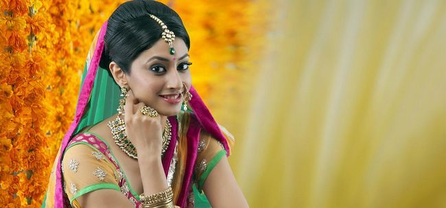 Hindoue mariée maquillage tutorial - avec des instructions détaillées et des photos Photo