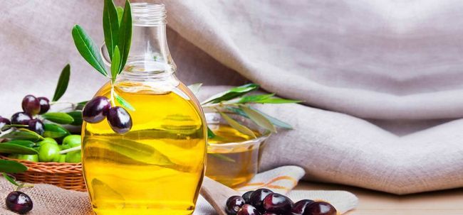 Comment utiliser l'huile d'olive pour traiter les pellicules? Photo