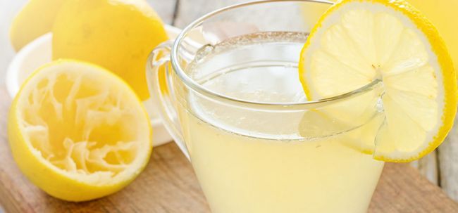 Est le jus de citron un remède efficace pour la constipation? Photo