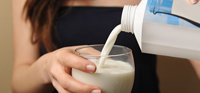 Est-lait écrémé sain que le lait entier? Photo