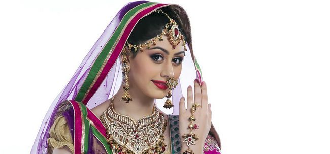 Maquillage de mariée Maharashtrian - étape par étape tutoriel avec des photos Photo